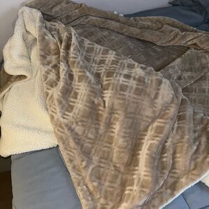 sherpa blanket